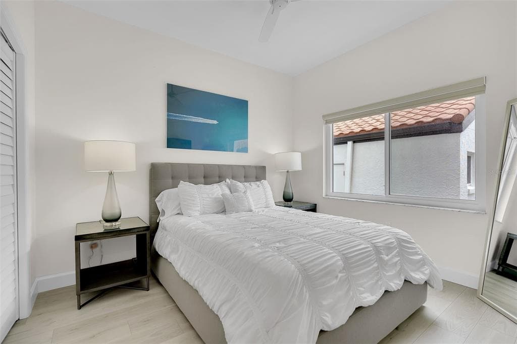 862 HUDSON AVENUE 862 photo 8