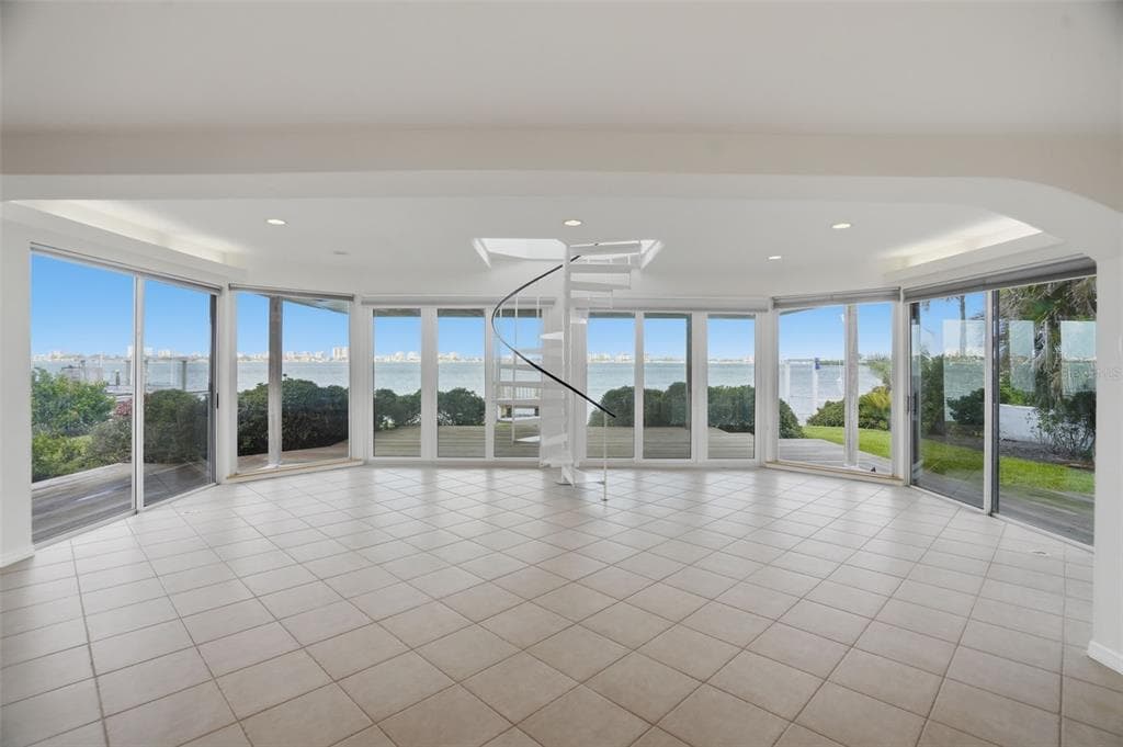 1832 VENETIAN POINT DRIVE photo 24