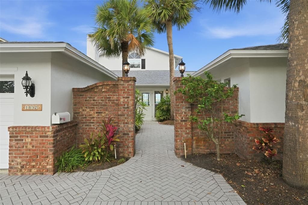 1832 VENETIAN POINT DRIVE photo 10
