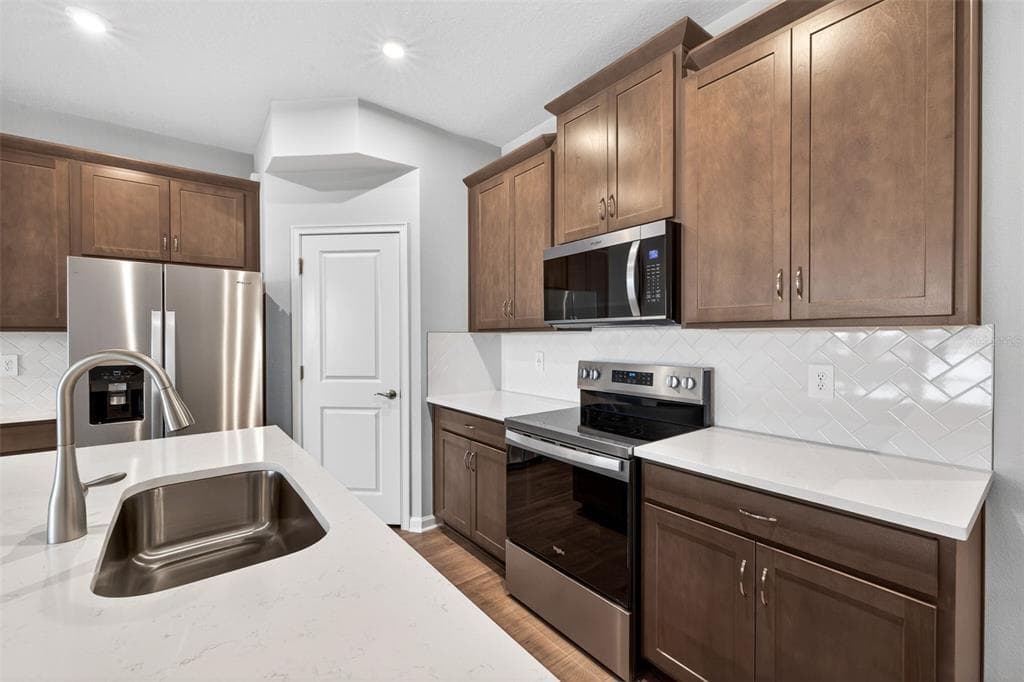9187 AURELIA AVENUE photo 4