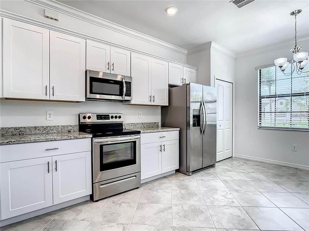 11100 BALFOUR STREET photo 6
