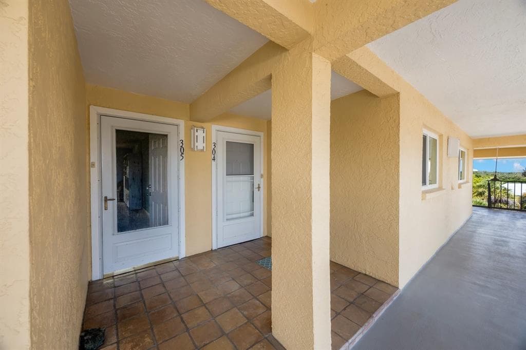1125 PINELLAS BAYWAY S #305 2