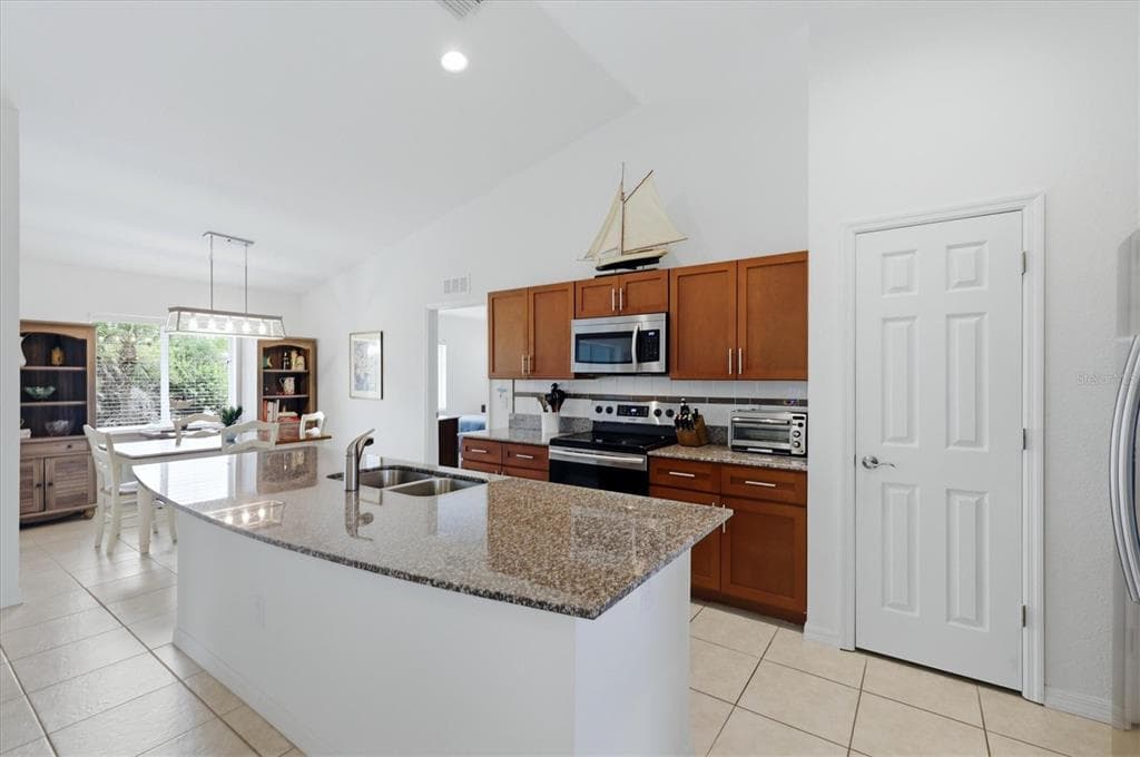 150 BAYTREE DRIVE photo 3