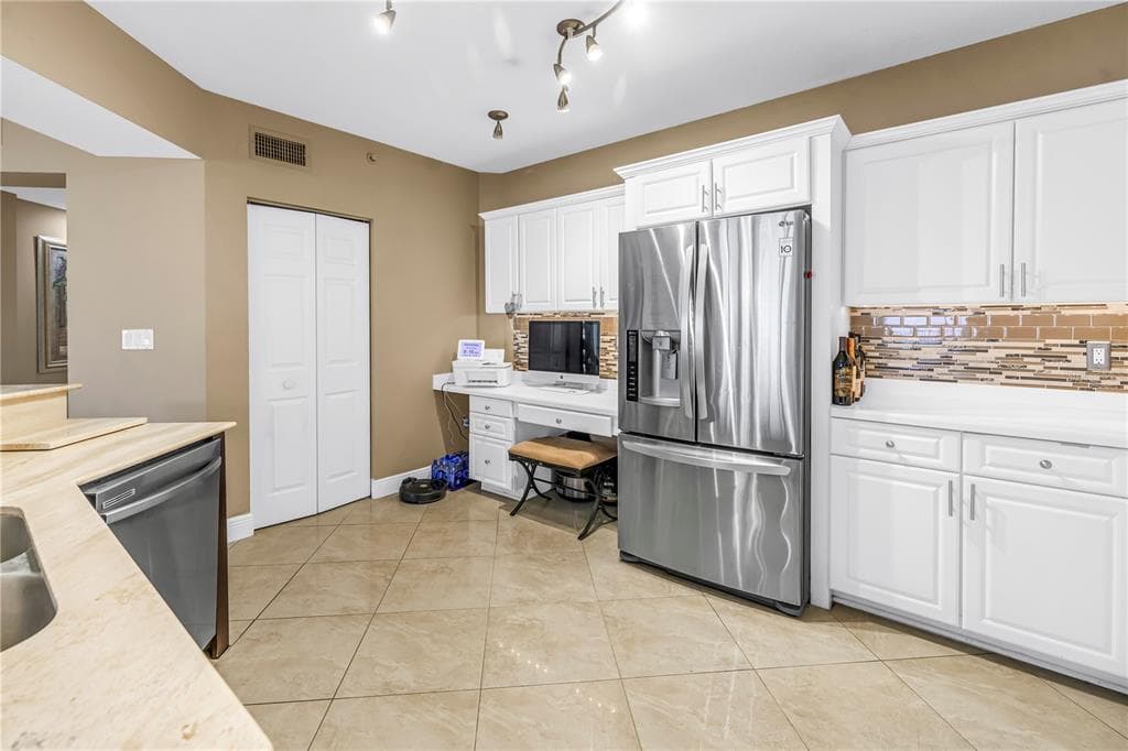 16750 GULF BOULEVARD 313 photo 9