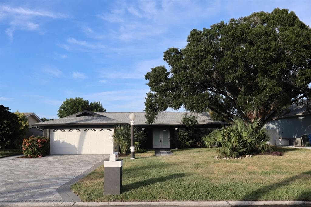 1019 SPINDLE PALM WAY 1