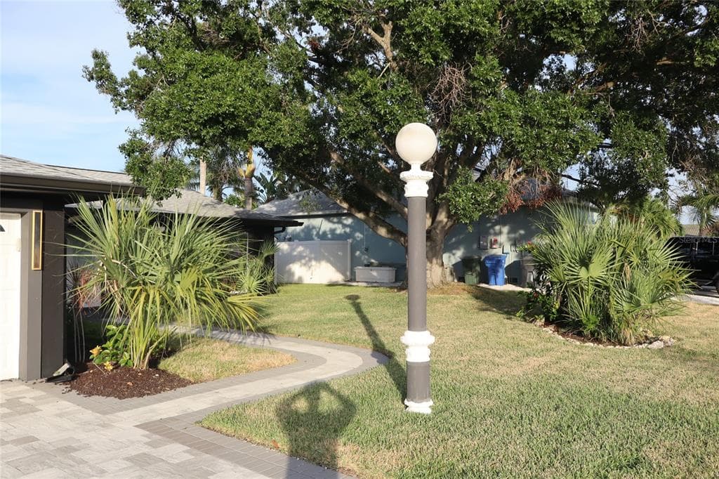 1019 SPINDLE PALM WAY 4
