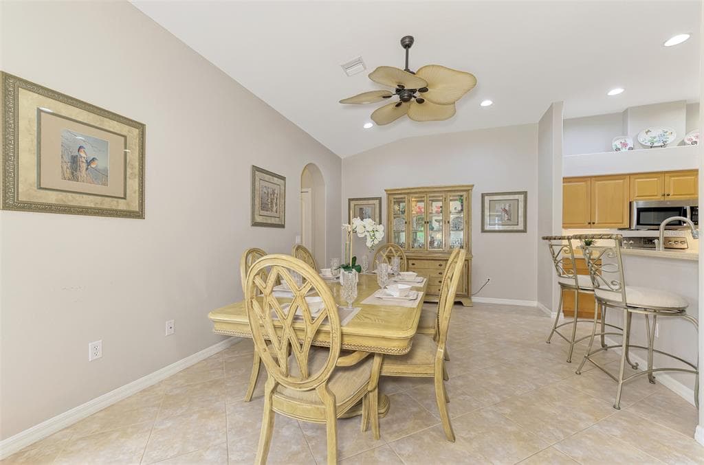 1078 TOPELIS DRIVE photo 25