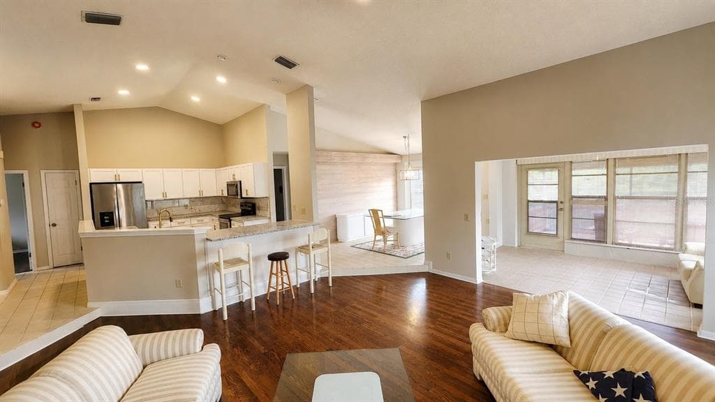 13036 TOPFLITE COURT photo 4