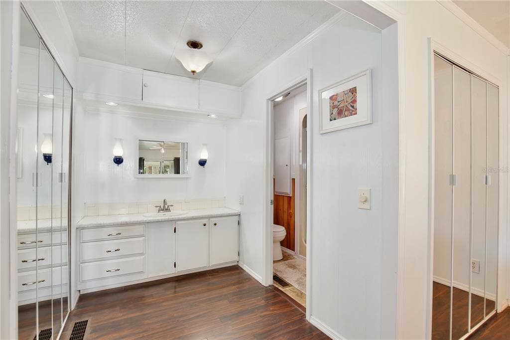 105 CANAL VIEW photo 19