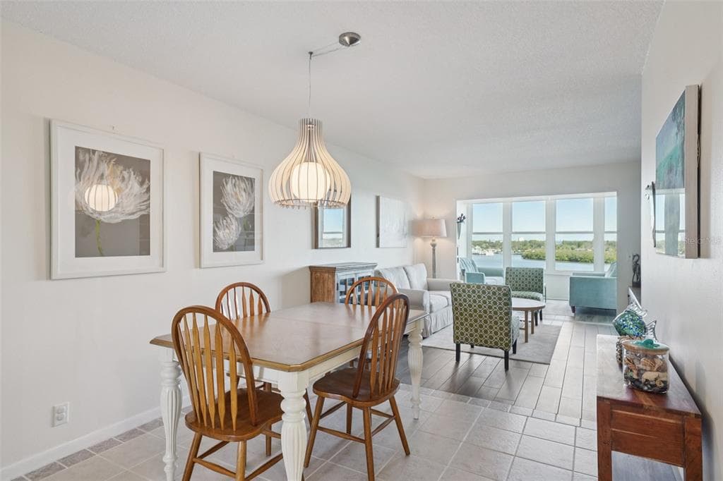 1847 SHORE DRIVE S 711 photo 13