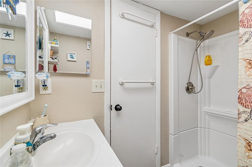 4939 FLORAMAR TERRACE 610 photo 23