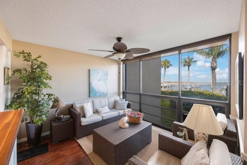 1060 PINELLAS BAYWAY S 103 photo 9