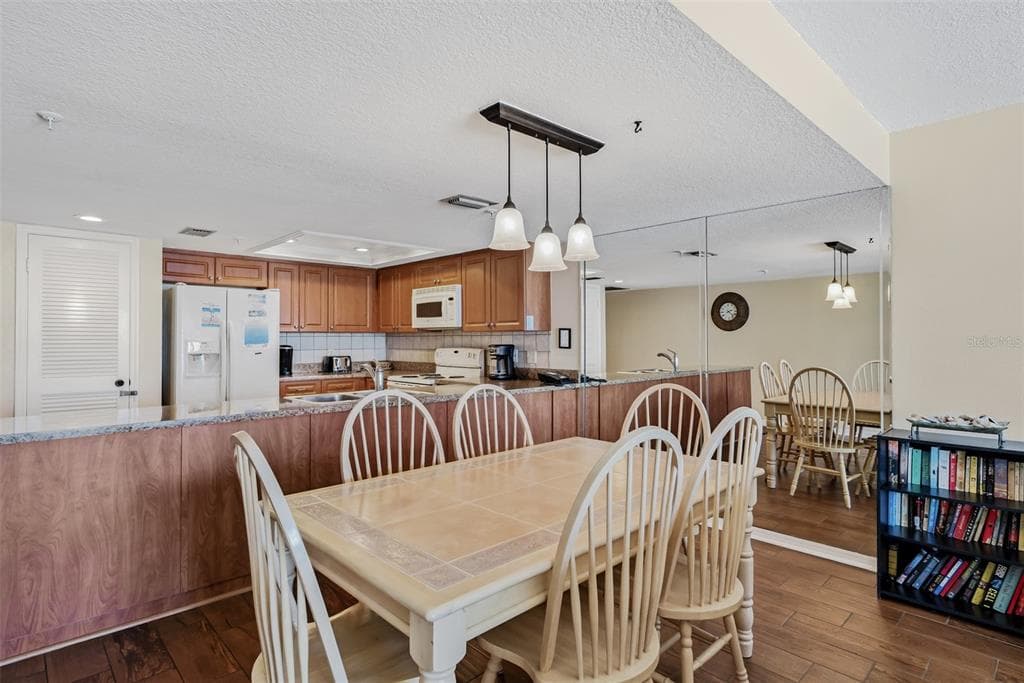 17200 GULF BOULEVARD 202 photo 12