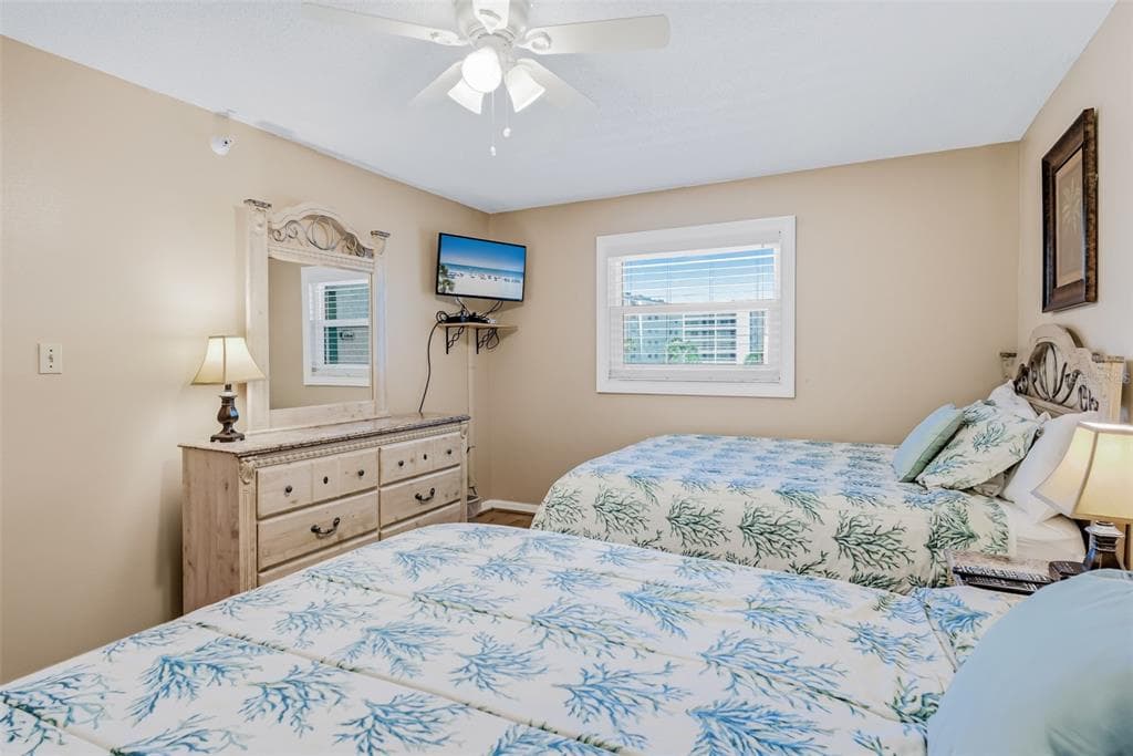 17200 GULF BOULEVARD 202 photo 20