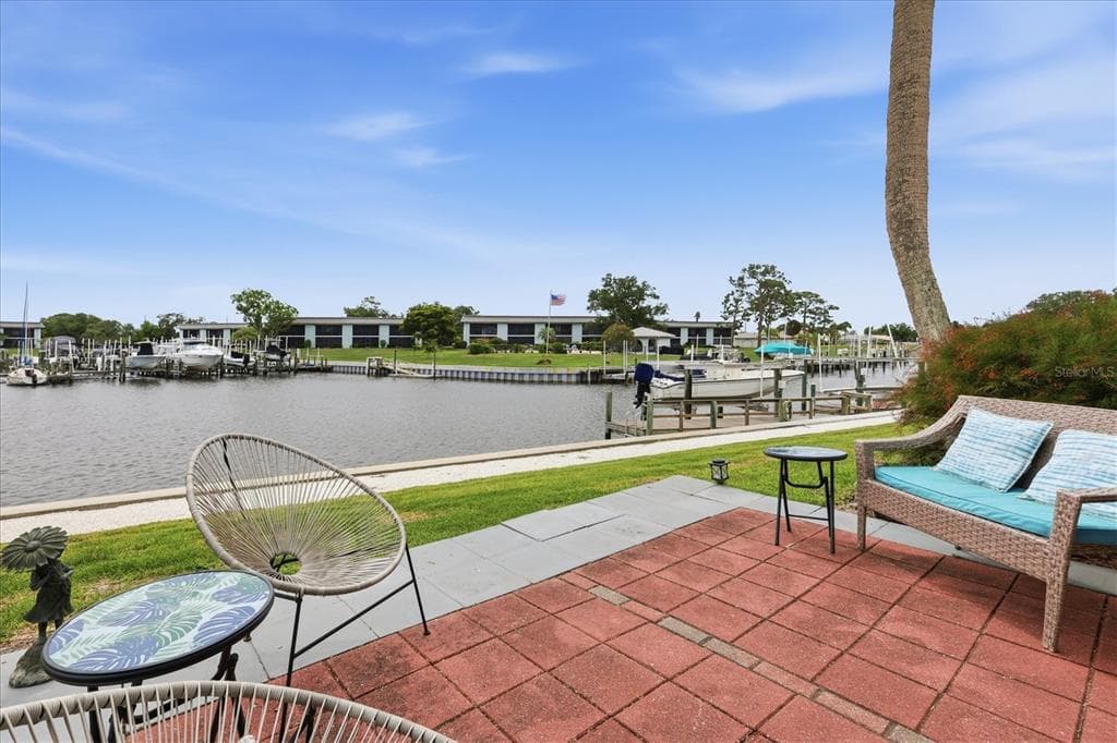 24 OAKWOOD DRIVE N #24 1