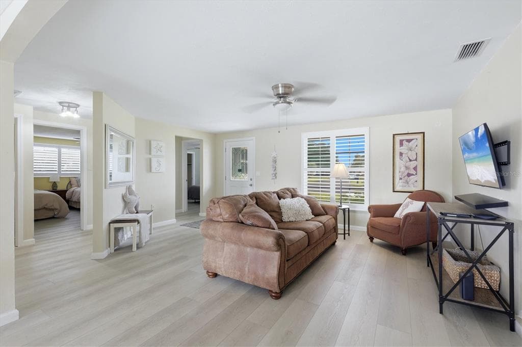 24 OAKWOOD DRIVE N #24 5