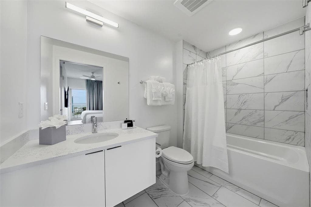 411 E SHORE DRIVE 514 photo 11