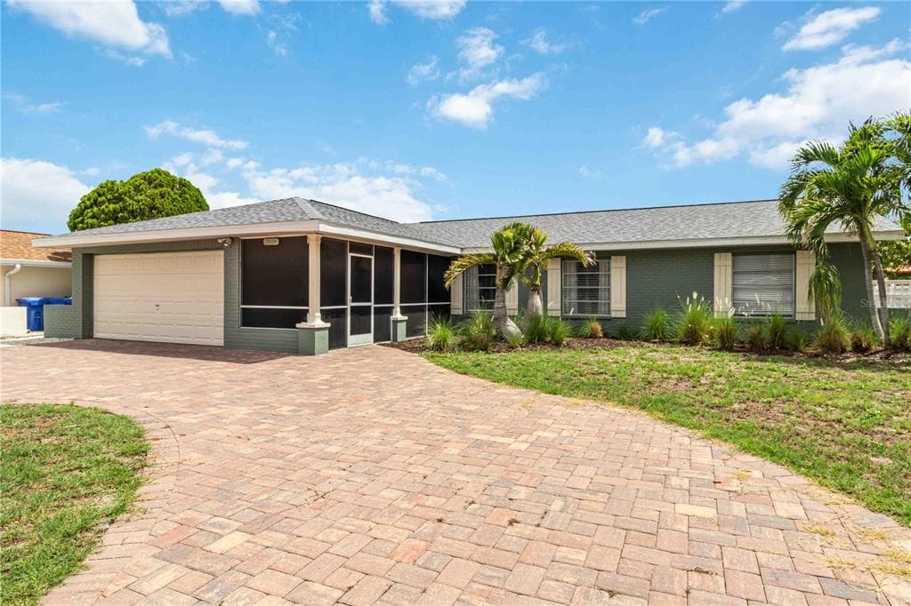 1004 SPINDLE PALM WAY 1