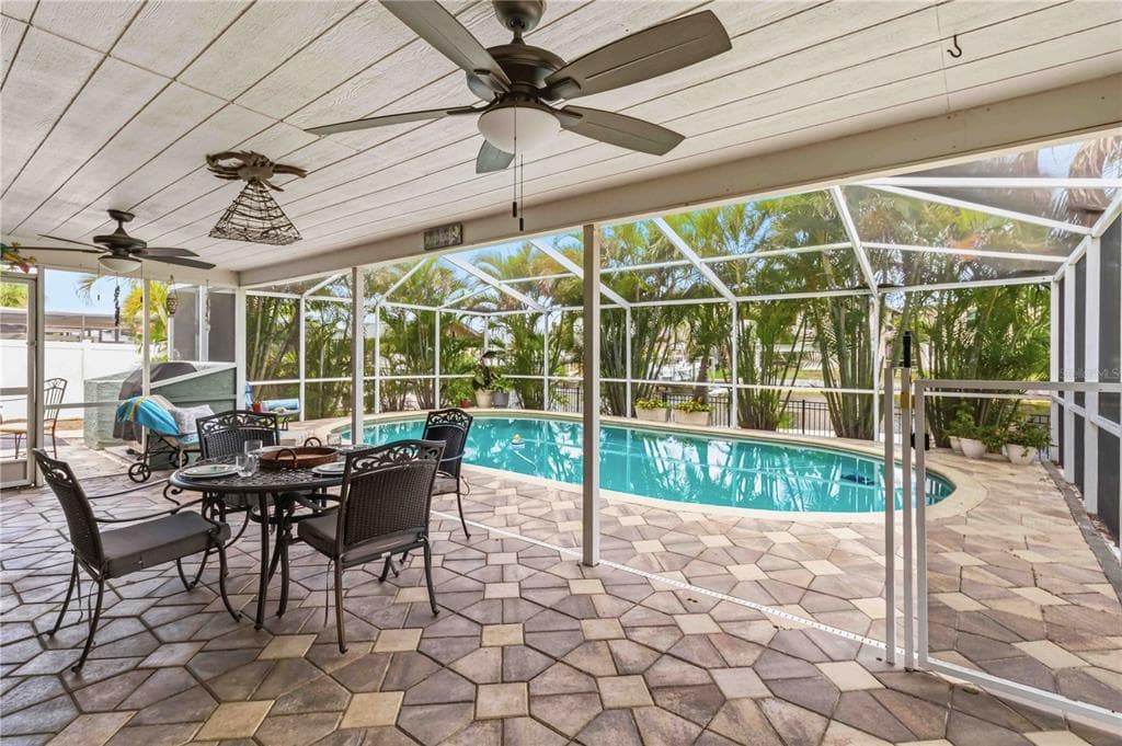 1004 SPINDLE PALM WAY 4