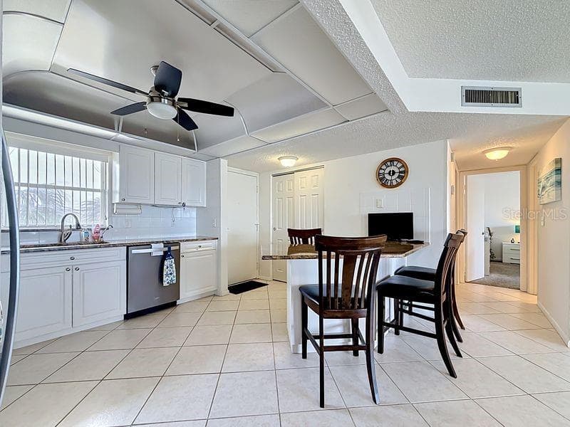 4550 COVE CIRCLE 302 photo 12
