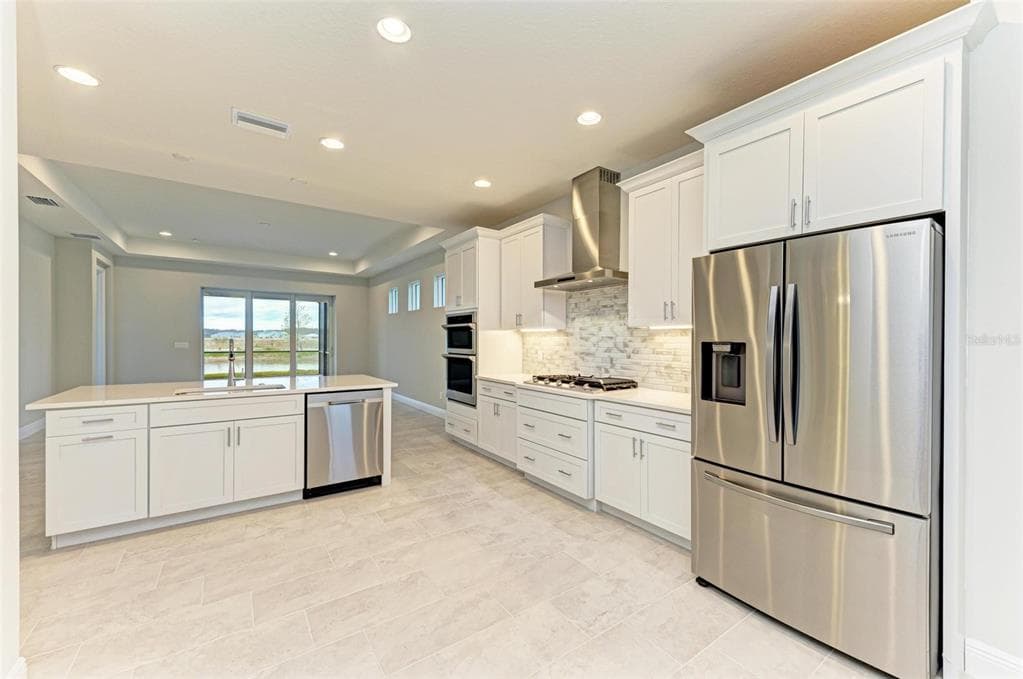 172 VAN GOGH COVE photo 6