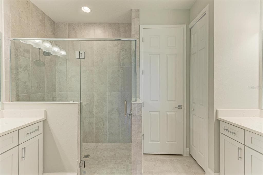 172 VAN GOGH COVE photo 17