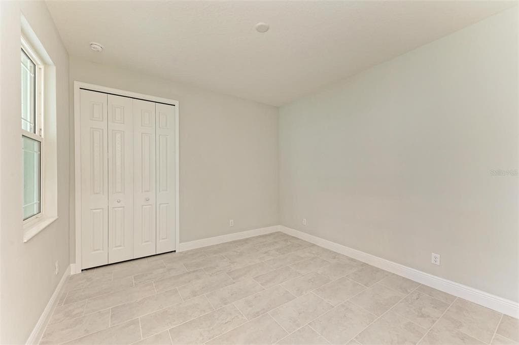 172 VAN GOGH COVE photo 19
