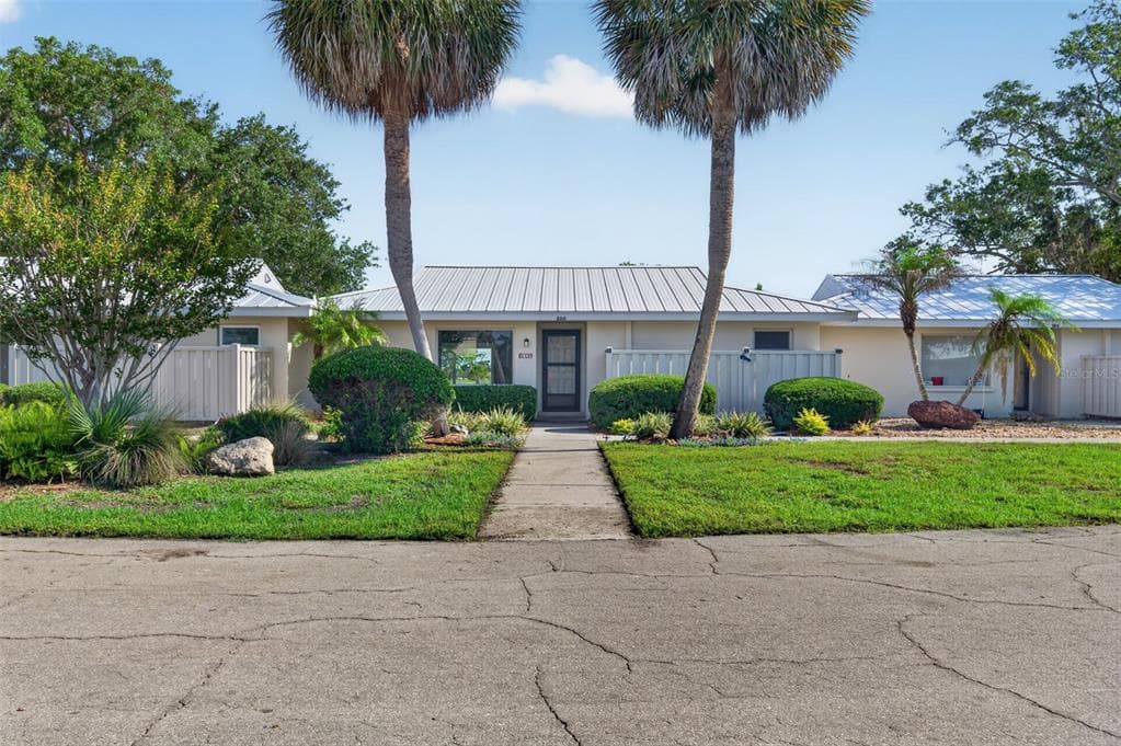 11643 W KING FISHER COURT #200 1