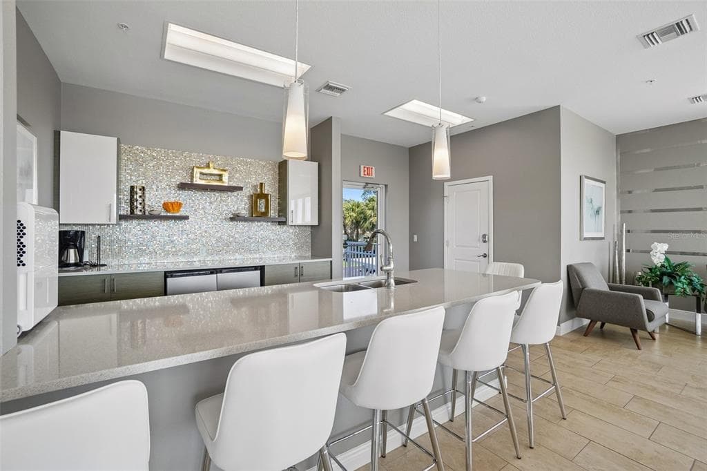 223 ISLAND WAY 4C photo 23