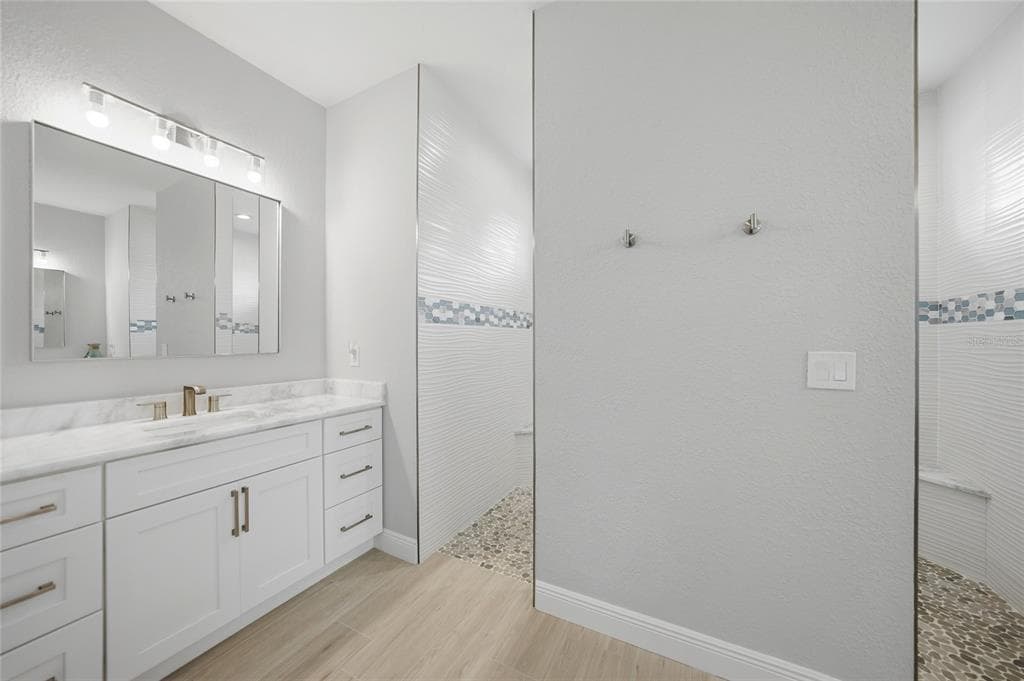 1411 LIGGETT CIRCLE photo 25