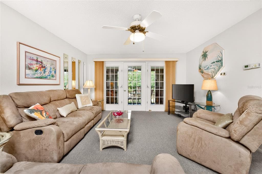 118 PINE HOLLOW DRIVE 118 photo 6