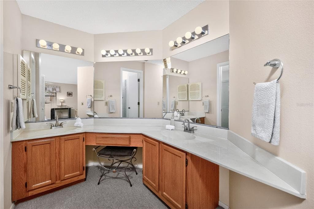 118 PINE HOLLOW DRIVE 118 photo 25