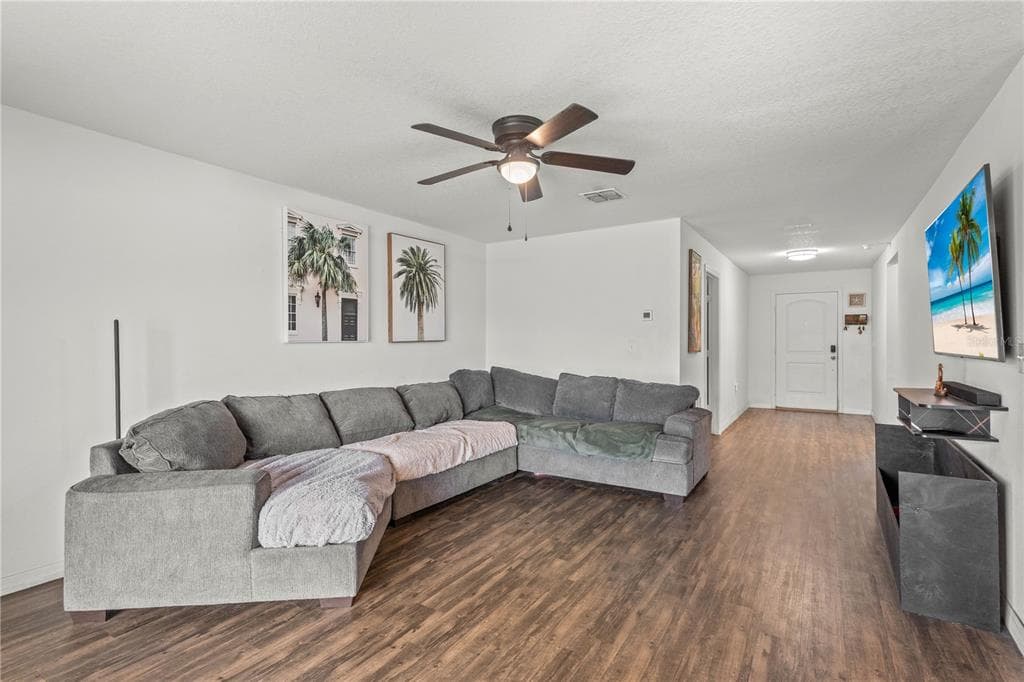1731 CHATHAM GREEN CIRCLE photo 5