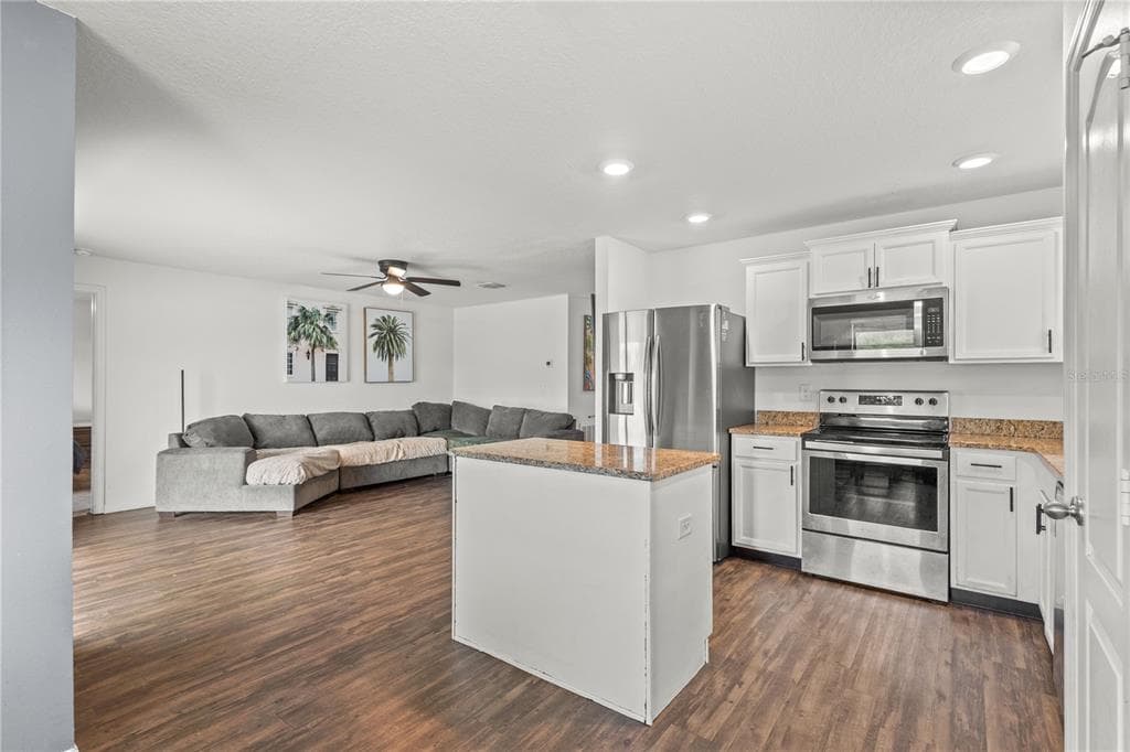 1731 CHATHAM GREEN CIRCLE photo 11