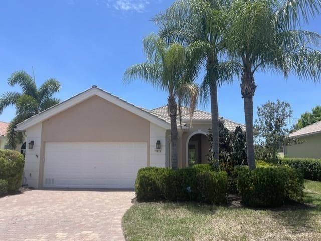 11818 FIORE LANE photo 1