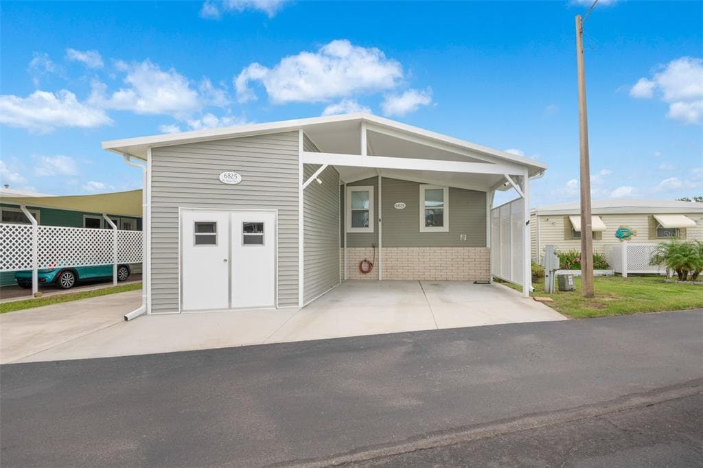 6825 MOUNT ORANGE DRIVE NE #390 2