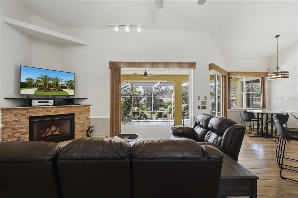 25 COTTONWOOD COURT photo 16