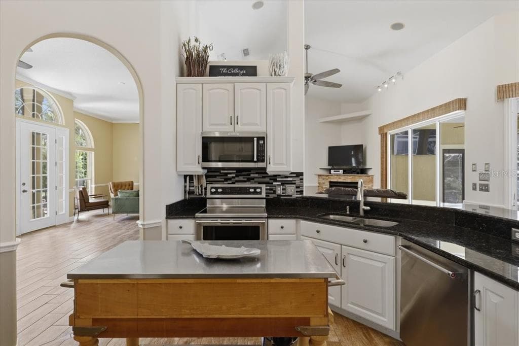 25 COTTONWOOD COURT photo 9