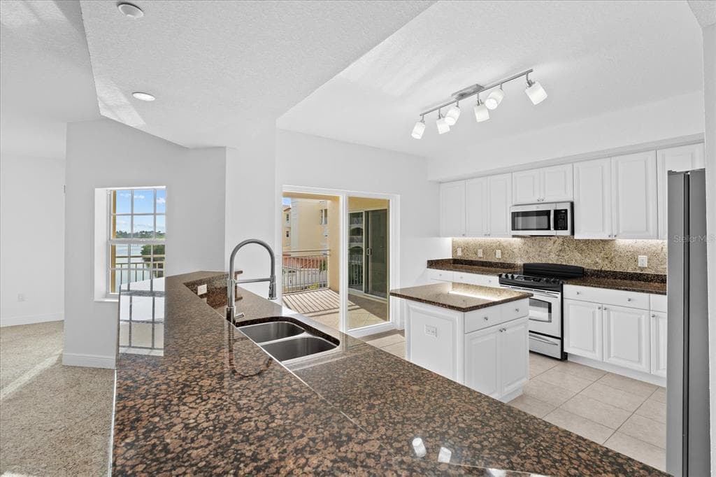 14041 BELLAGIO WAY 318 photo 12
