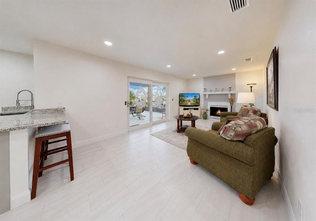 803 LEISEY CIRCLE photo 25