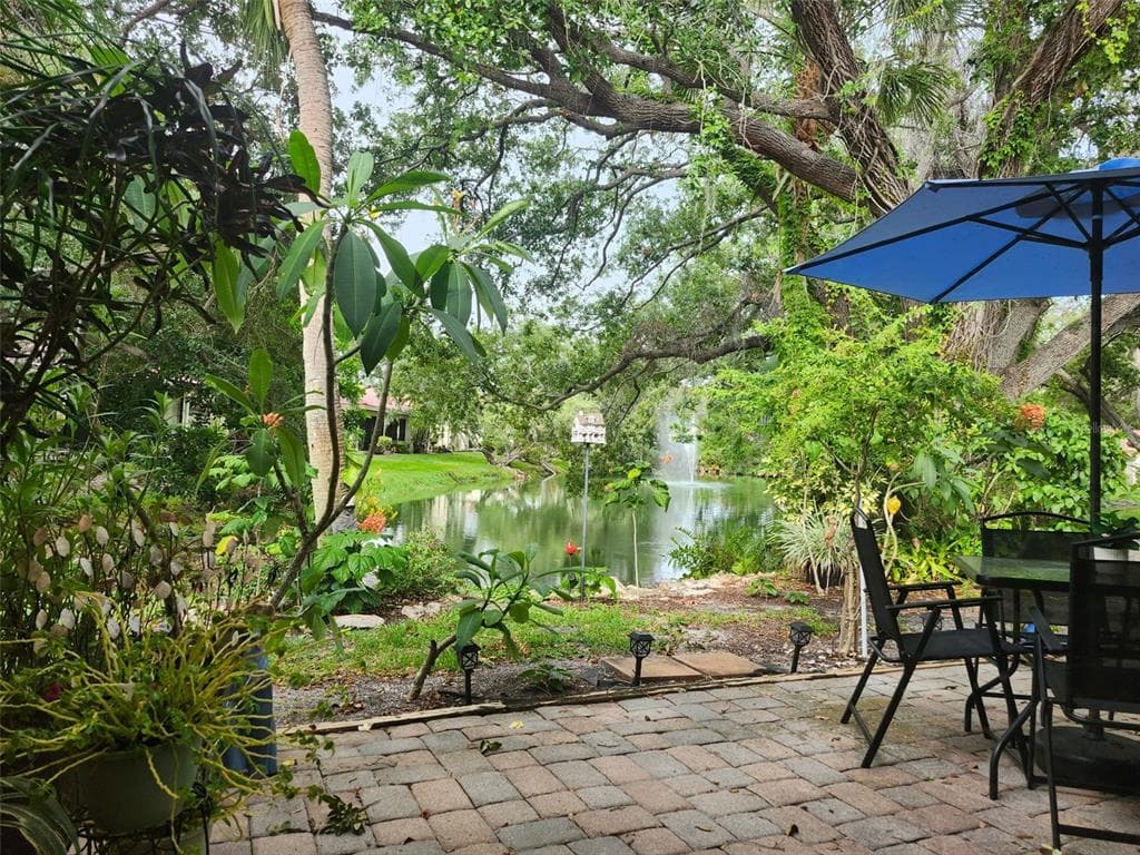 6421 SUN EAGLE LANE photo 2