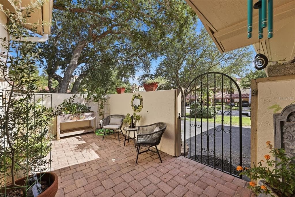 6421 SUN EAGLE LANE photo 7