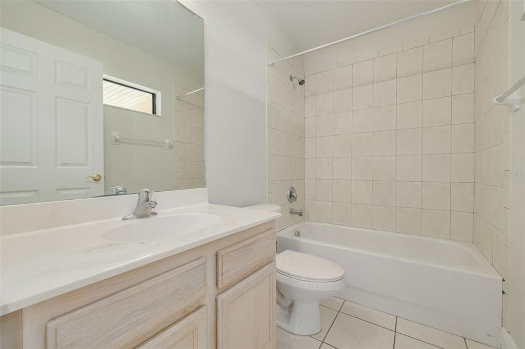 616 YARDARM DRIVE #8 3