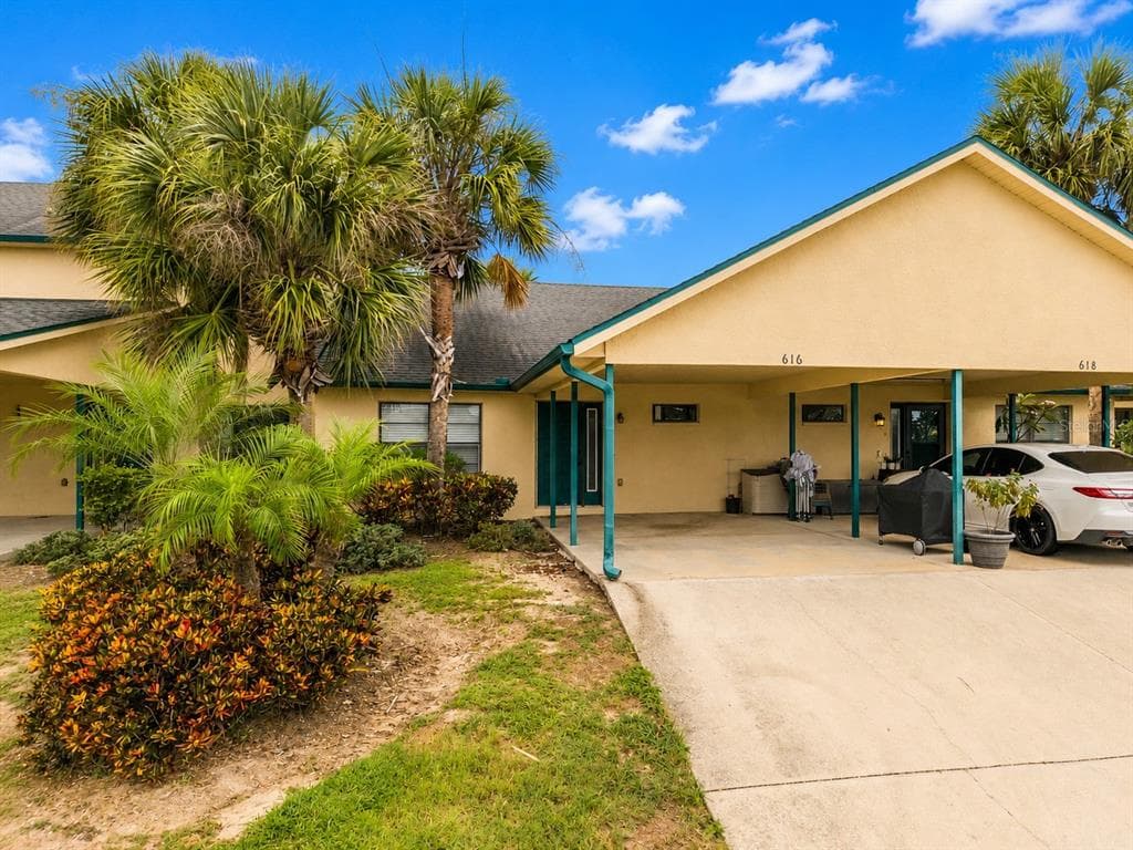 616 YARDARM DRIVE #8 1