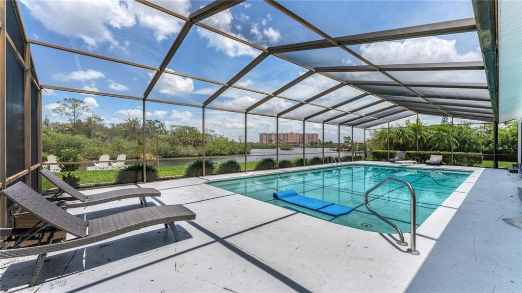 5623 HULL COURT 5