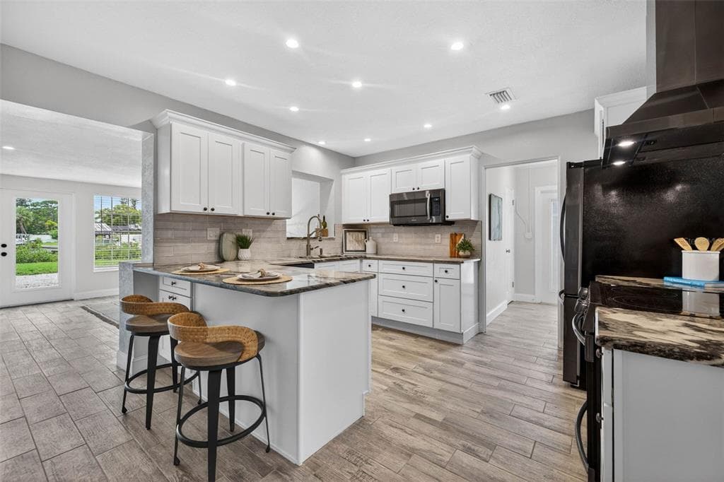 4800 VENETIAN BOULEVARD NE photo 13