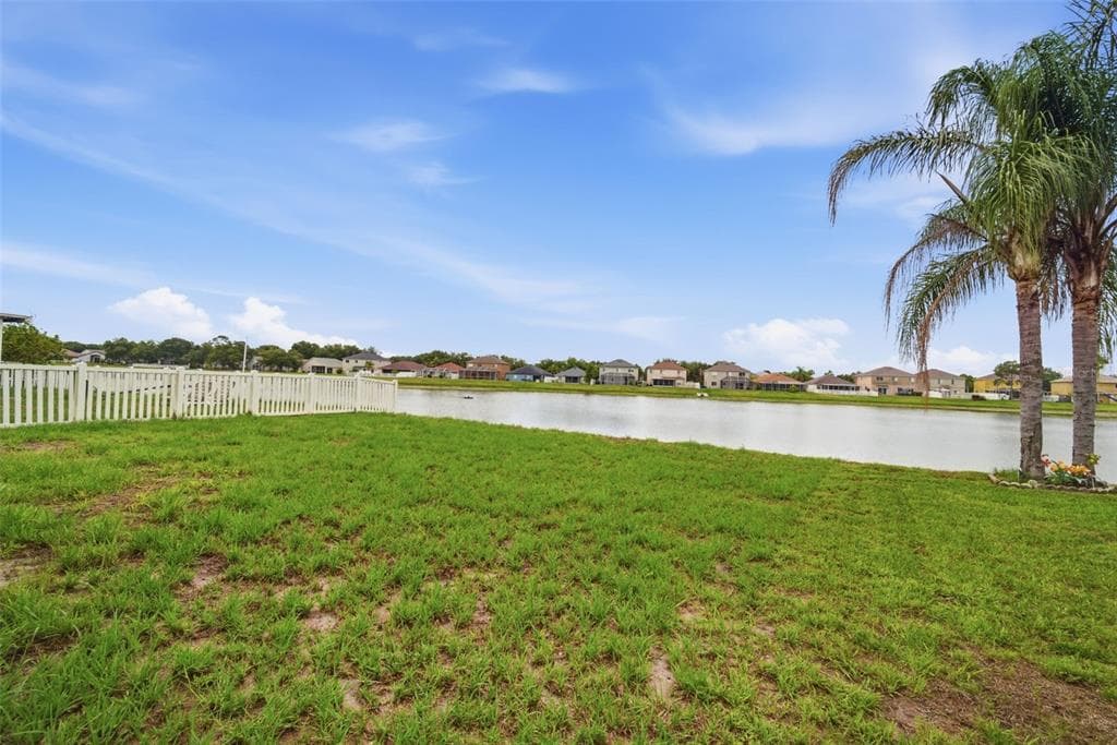 10604 LAKESIDE VISTA DRIVE photo 2