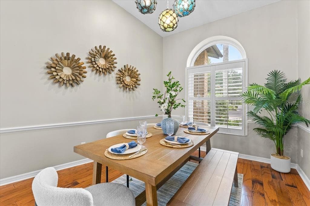 1589 MARY LANE photo 9
