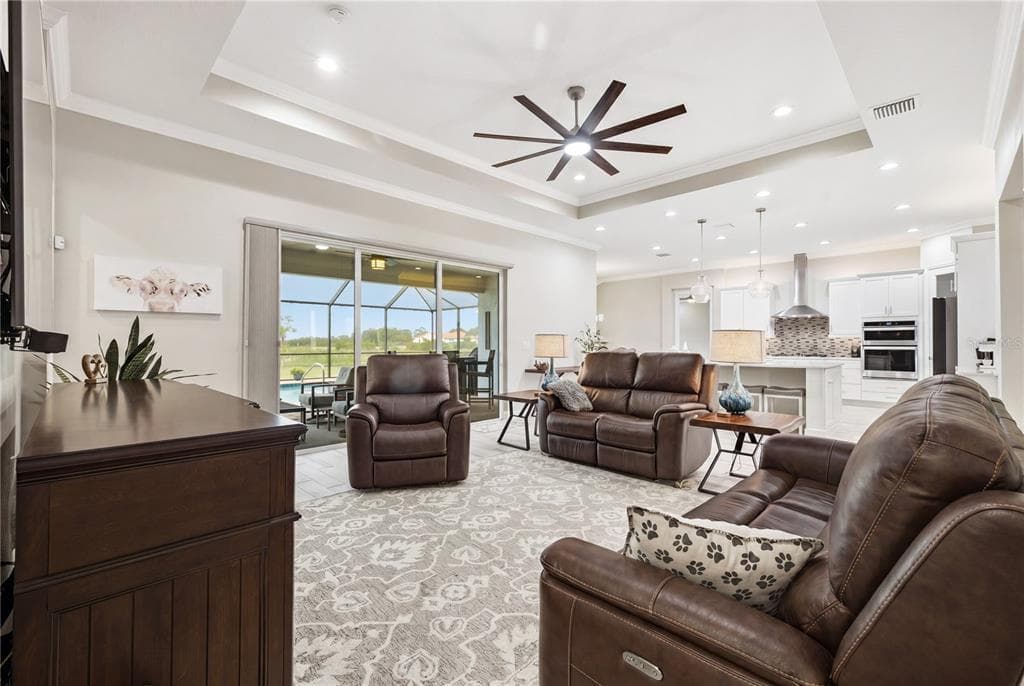 5315 SAN REMO CIRCLE photo 11