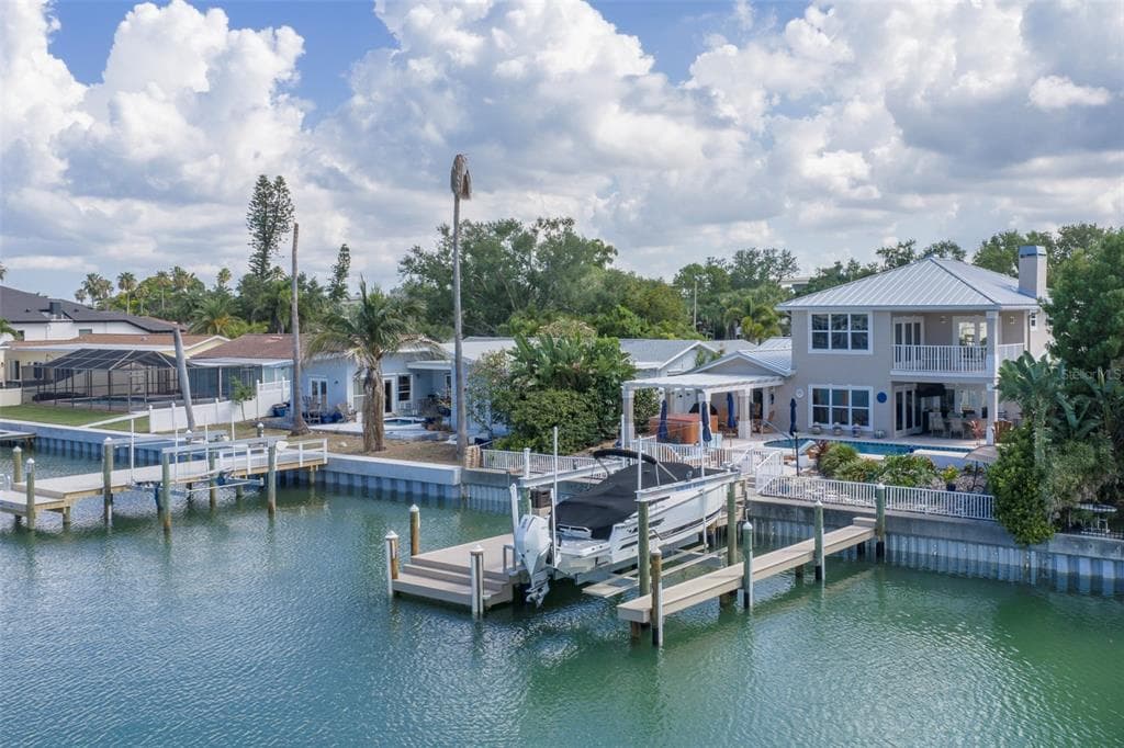 311 S ISLE DRIVE 5
